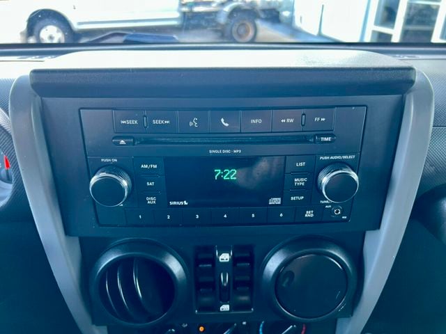 2010 Jeep Wrangler Unlimited 4WD 4dr Sport - 23045874 - 14