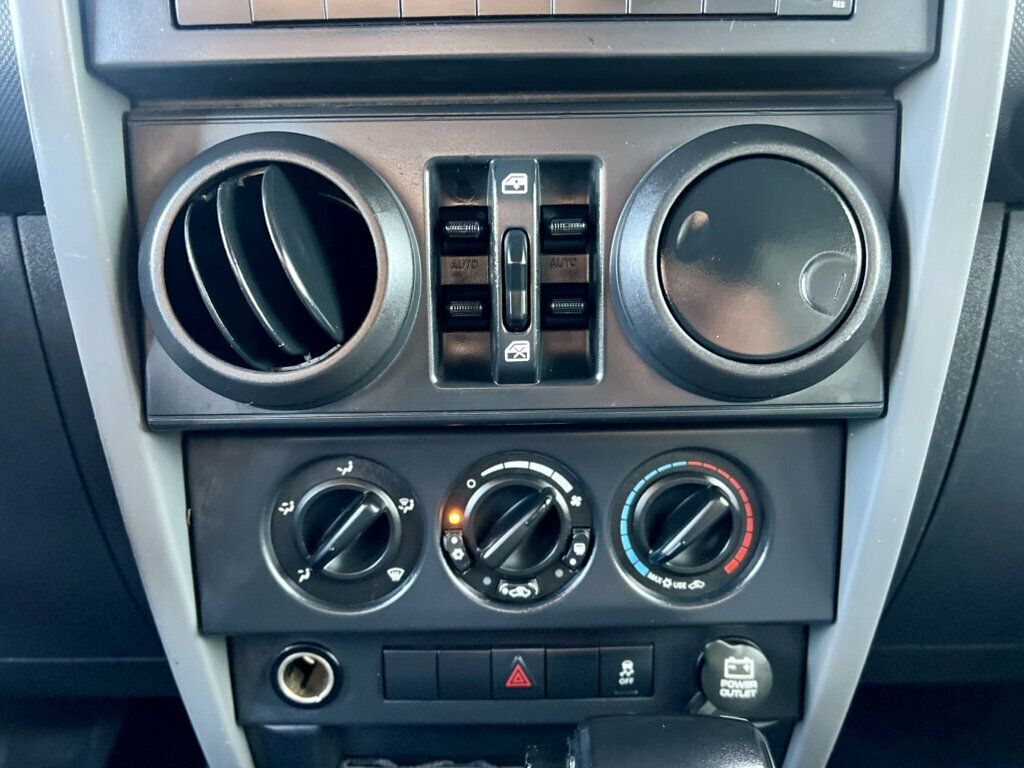 2010 Jeep Wrangler Unlimited 4WD 4dr Sport - 23045874 - 15