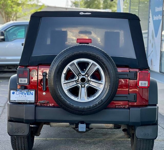 2010 Jeep Wrangler Unlimited 4WD 4dr Sport - 23045874 - 3