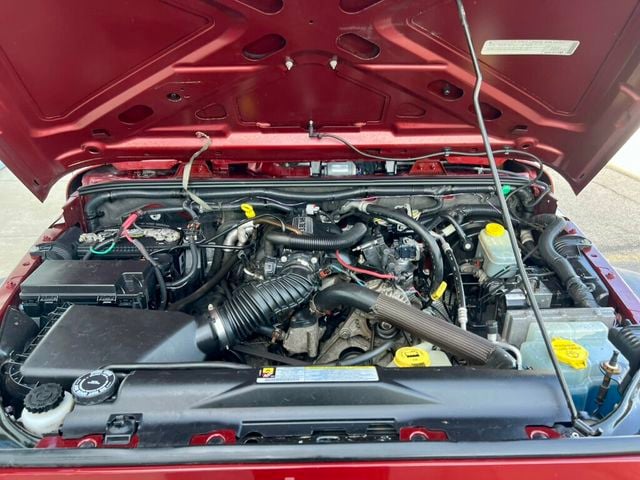 2010 Jeep Wrangler Unlimited 4WD 4dr Sport - 23045874 - 7
