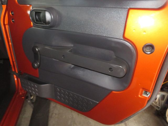 2010 Jeep Wrangler Unlimited UNLIMITED SPORT 1OWNER AZ JEEP EXTAR CLEAN GREAT COLOR  - 22998588 - 31