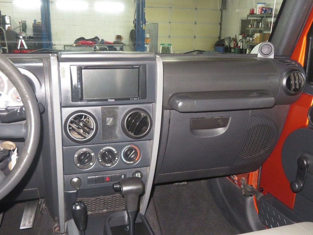 2010 Jeep Wrangler Unlimited UNLIMITED SPORT 1OWNER AZ JEEP EXTAR CLEAN GREAT COLOR  - 22998588 - 37