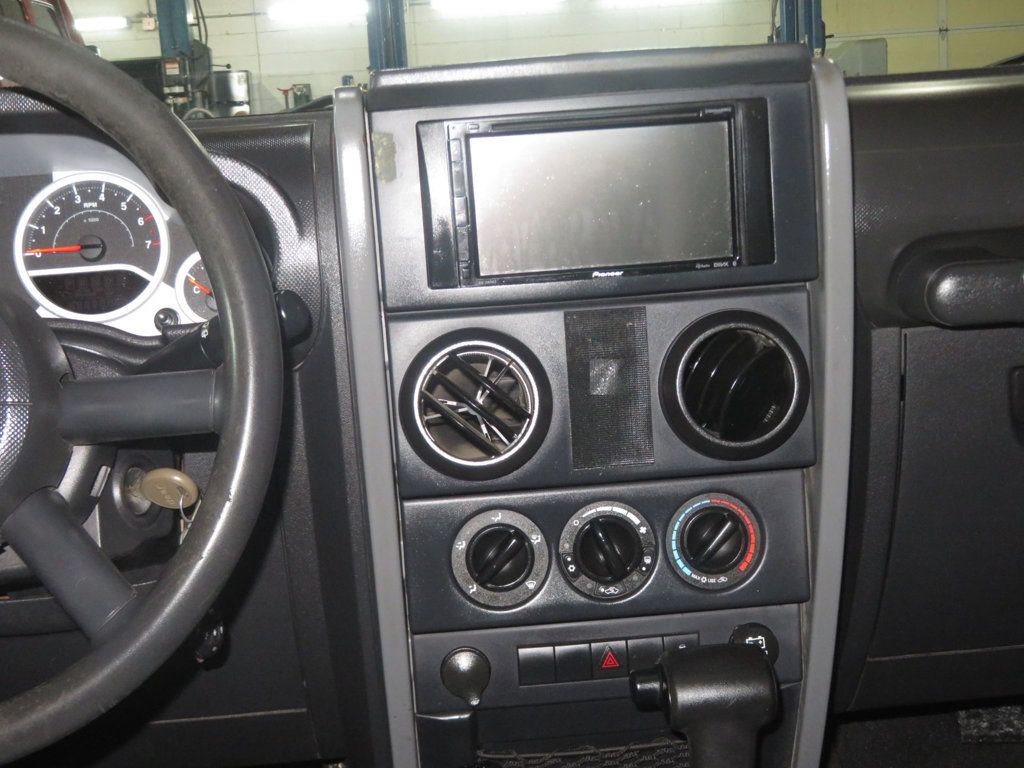 2010 Jeep Wrangler Unlimited UNLIMITED SPORT 1OWNER AZ JEEP EXTAR CLEAN GREAT COLOR  - 22998588 - 38