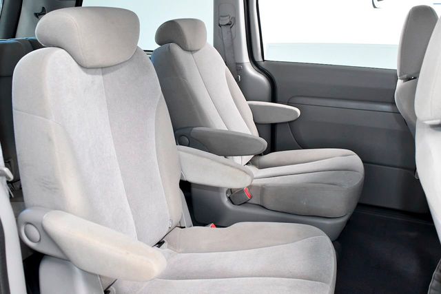 2010 Kia Sedona LX - 22255944 - 12