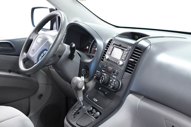 2010 Kia Sedona LX - 22255944 - 14