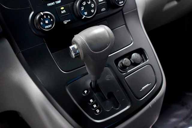 2010 Kia Sedona LX - 22255944 - 21