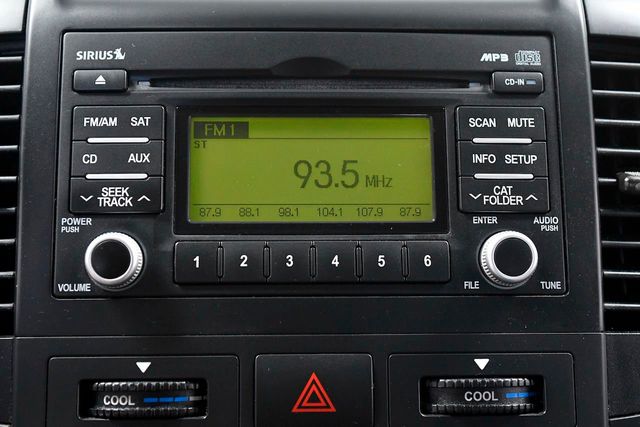 2010 Kia Sedona LX - 22255944 - 22