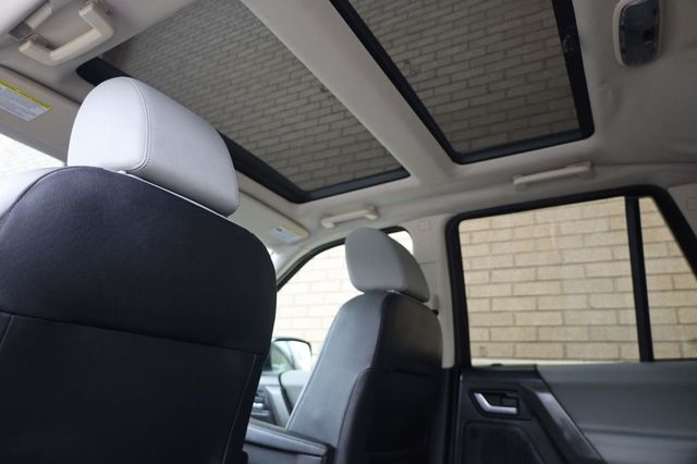 2010 Land Rover LR2 HSE - 23074100 - 21