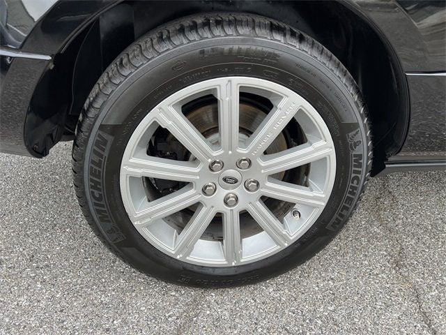 2010 Land Rover Range Rover HSE photo 19