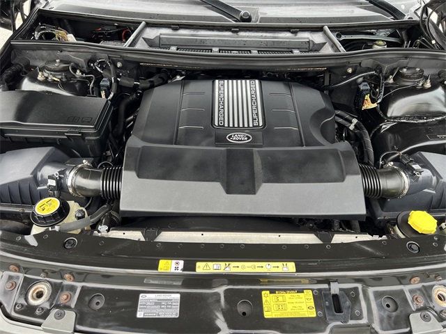 2010 Land Rover Range Rover HSE photo 22