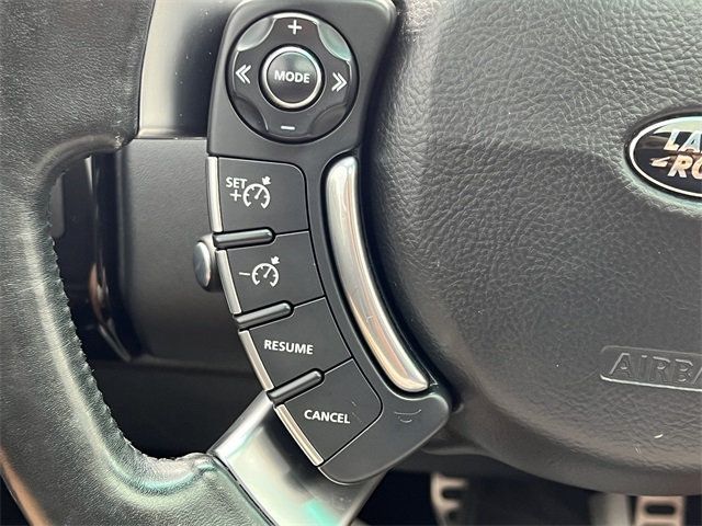 2010 Land Rover Range Rover HSE photo 25