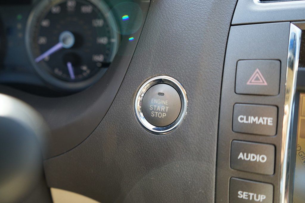 2010 Lexus ES 350 4dr Sedan - 22936819 - 11