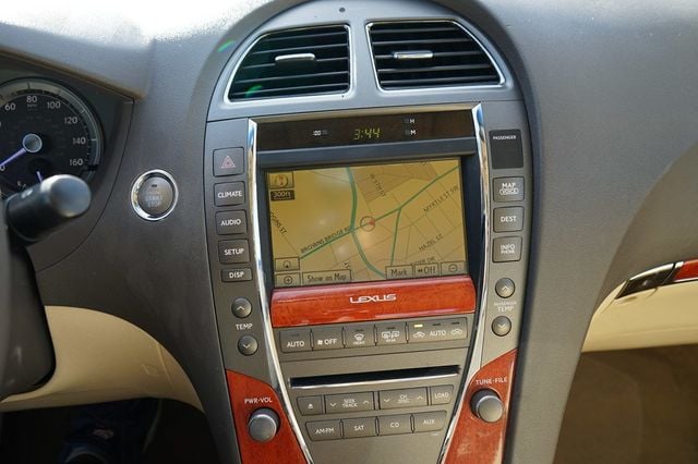 2010 Lexus ES 350 4dr Sedan - 22936819 - 8