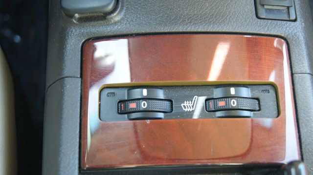 2010 Lexus HS 250h 3 MONTH WARRANTY , JUST SERVICED , VERY CLEAN INSIDE AND OUT  - 23032666 - 18