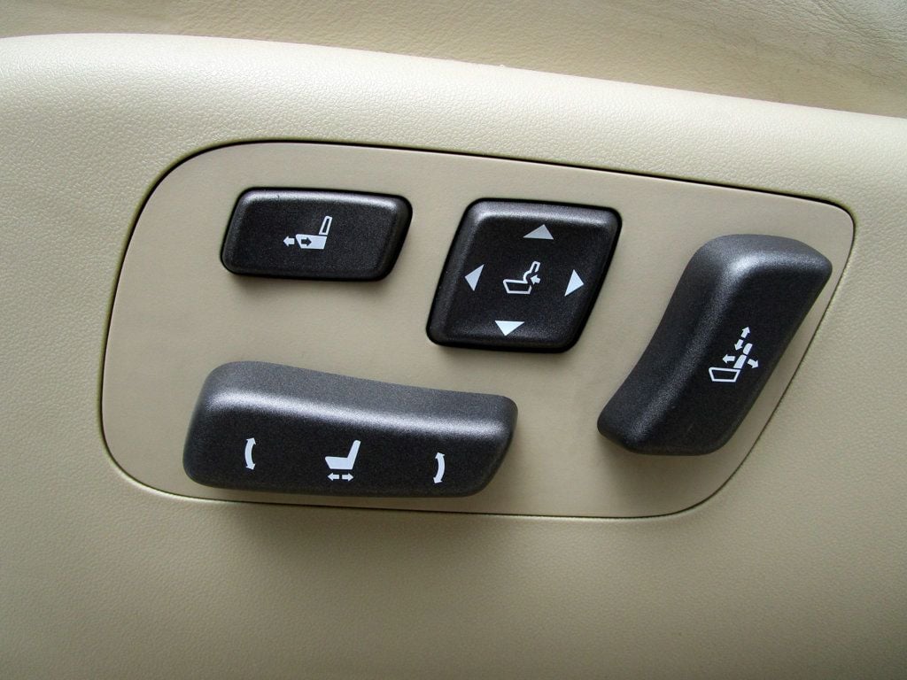 2010 Lexus LS 460 4dr Sedan AWD - 23063453 - 29