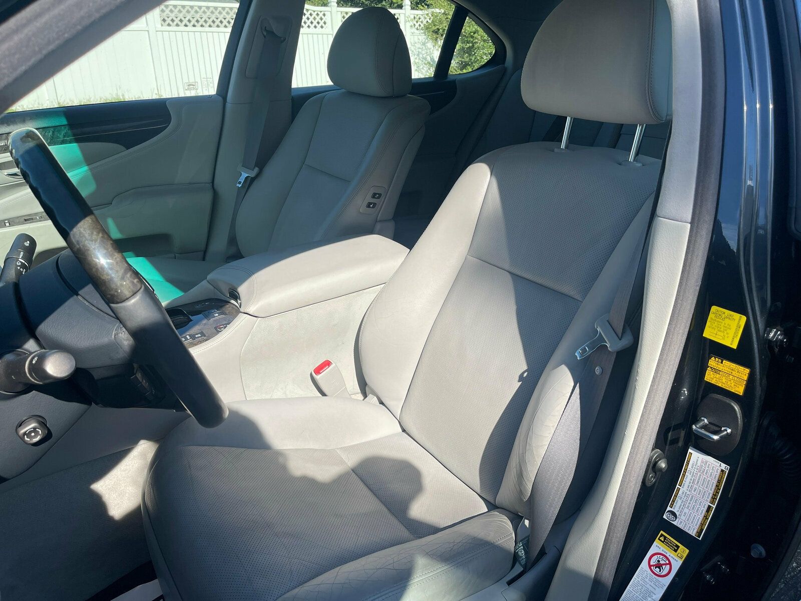 2010 Lexus LS 460 photo 7