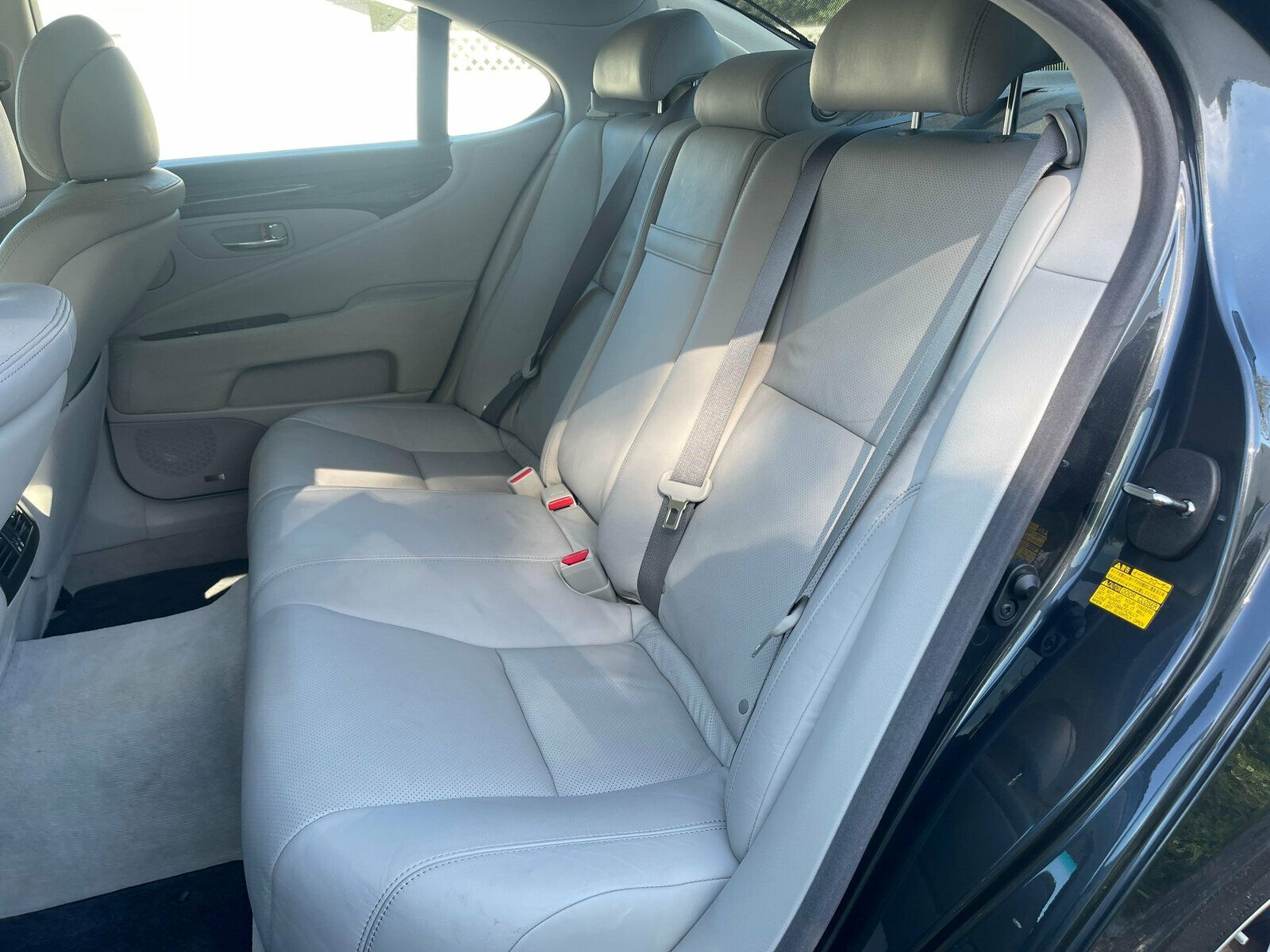2010 Lexus LS 460 photo 8
