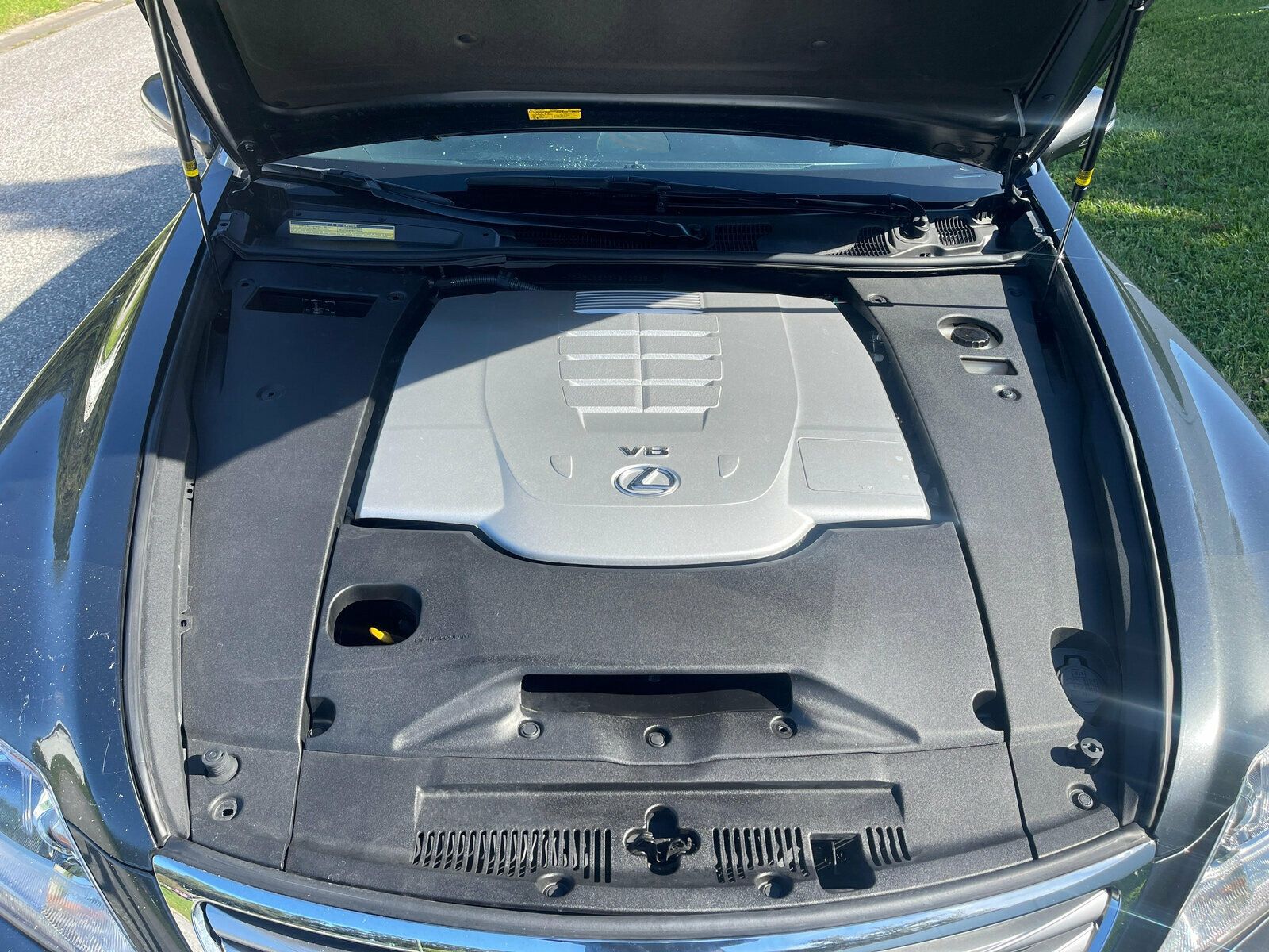 2010 Lexus LS 460 photo 9
