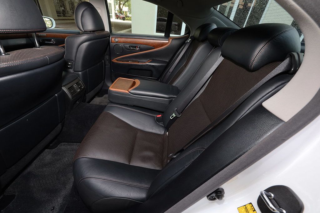 2010 Lexus LS 460 4dr Sedan RWD - 22908712 - 30