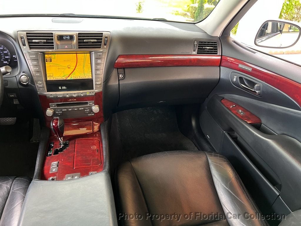 2010 Lexus LS 460 photo 9