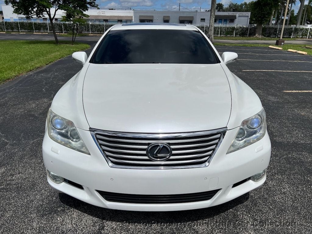 2010 Lexus LS 460 photo 10