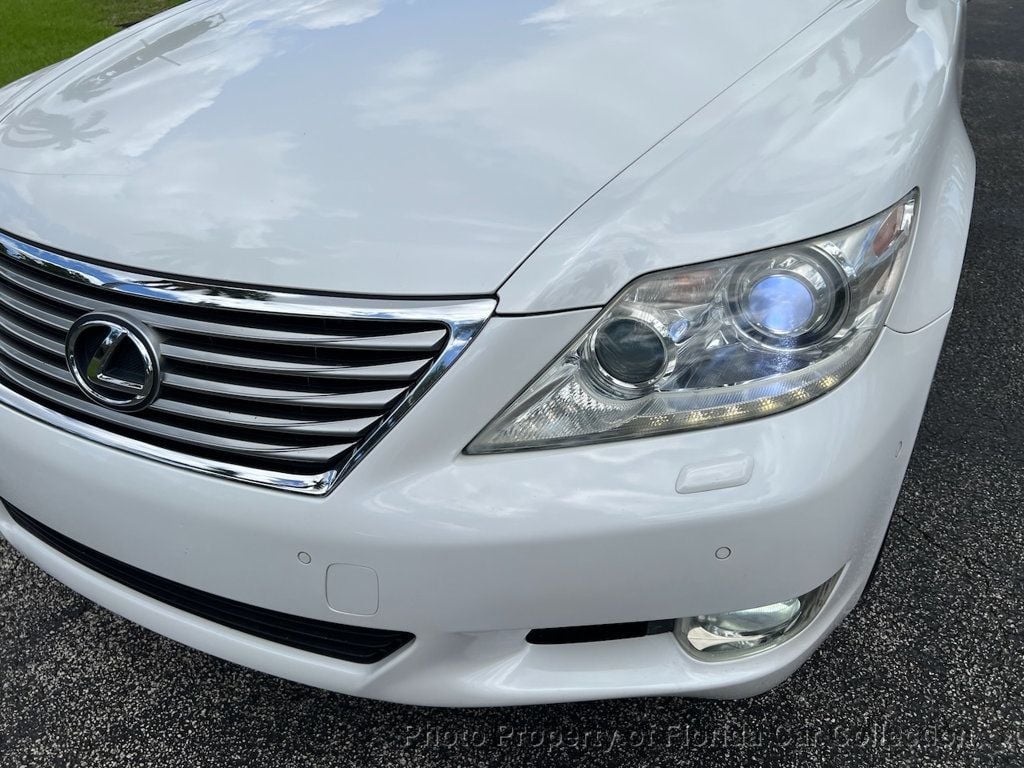 2010 Lexus LS 460 photo 17