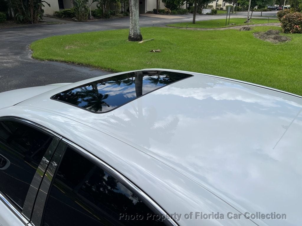 2010 Lexus LS 460 photo 23