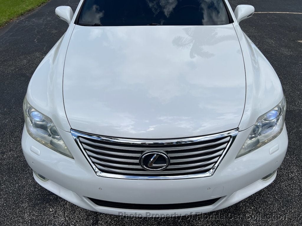 2010 Lexus LS 460 photo 24