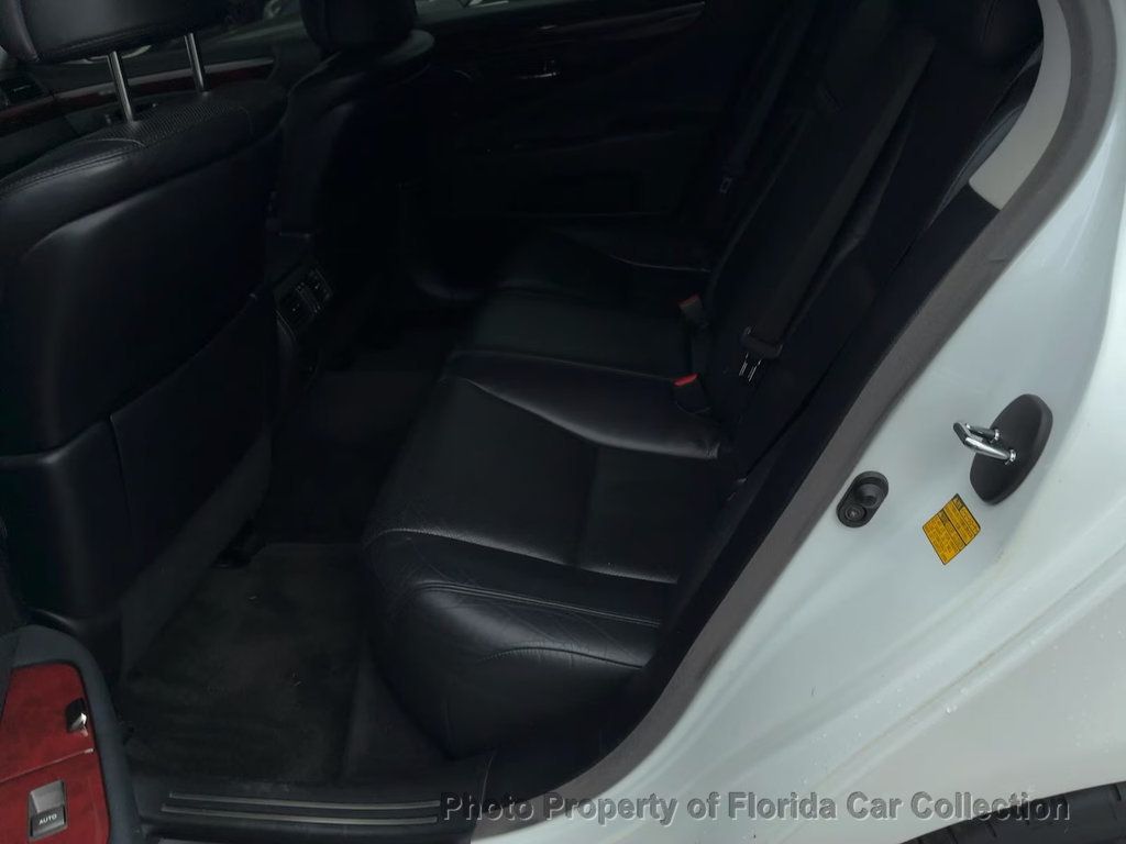 2010 Lexus LS 460 photo 9