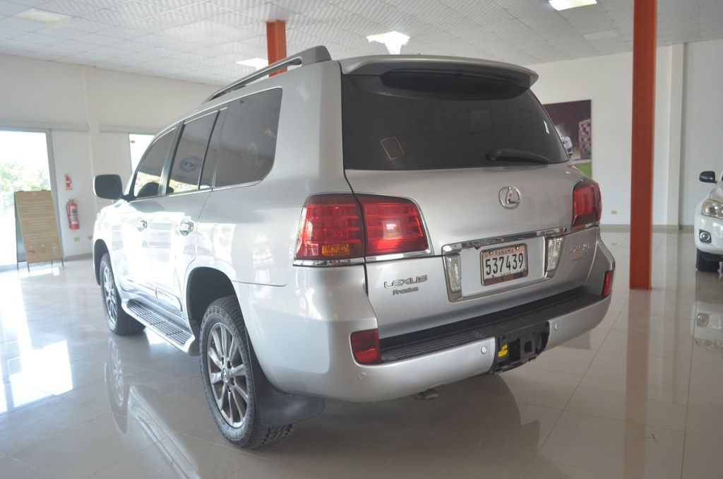 2010 Lexus LX 570 Disponible para alquiler Tesla Pantalla de Entramiento - 21059053 - 3