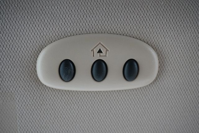 2010 Lincoln MKX FWD 4dr - 23031177 - 38