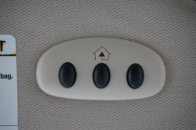 2010 Lincoln MKZ 4dr Sedan FWD - 22937582 - 18