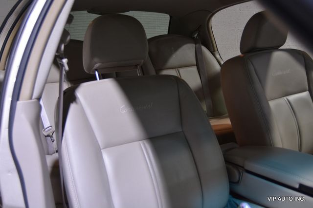 2010 Lincoln Town Car 4dr Sedan Signature Limited - 22892212 - 13