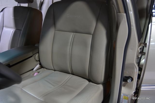 2010 Lincoln Town Car 4dr Sedan Signature Limited - 22892212 - 14