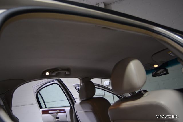 2010 Lincoln Town Car 4dr Sedan Signature Limited - 22892212 - 20