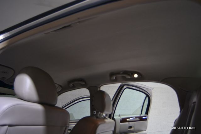 2010 Lincoln Town Car 4dr Sedan Signature Limited - 22892212 - 21