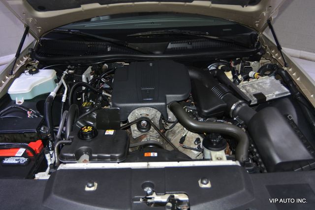 2010 Lincoln Town Car 4dr Sedan Signature Limited - 22892212 - 32