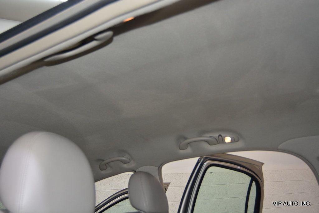 2010 Lincoln Town Car 4dr Sedan Signature Limited - 22967450 - 21