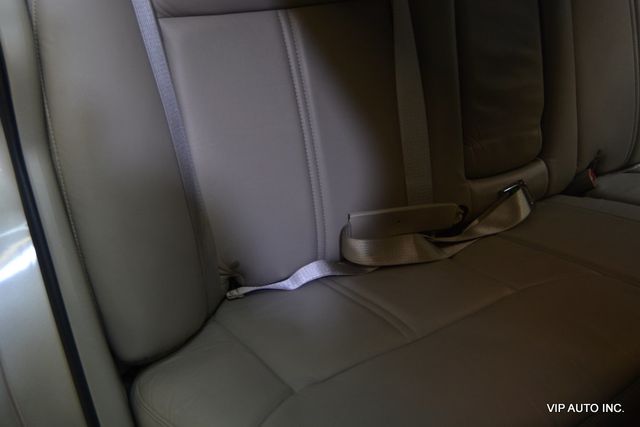 2010 Lincoln Town Car 4dr Sedan Signature Limited - 22967450 - 23