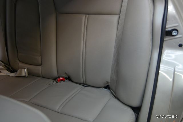 2010 Lincoln Town Car 4dr Sedan Signature Limited - 22967450 - 24