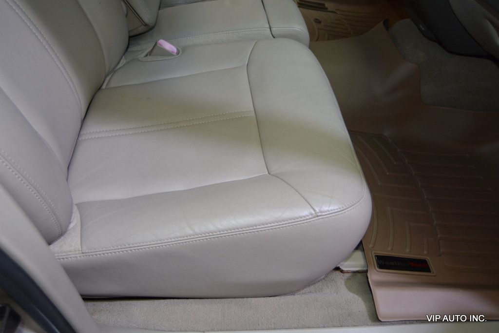 2010 Lincoln Town Car 4dr Sedan Signature Limited - 22967450 - 27