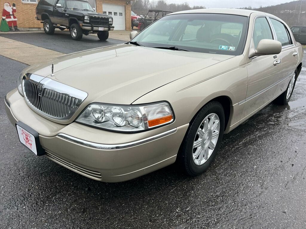 2010 Lincoln Town Car SIGNATURE LIMITED TOWN CAR - 22703834 - 10