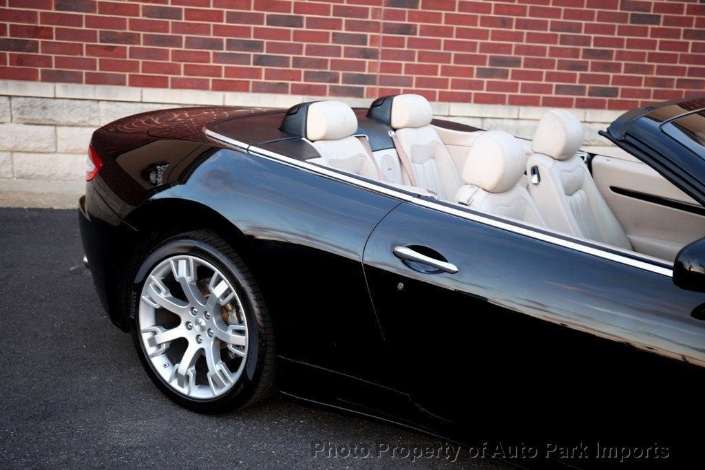 2010 Maserati Granturismo S Automatic photo 12