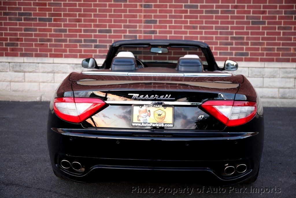 2010 Maserati Granturismo S Automatic photo 18