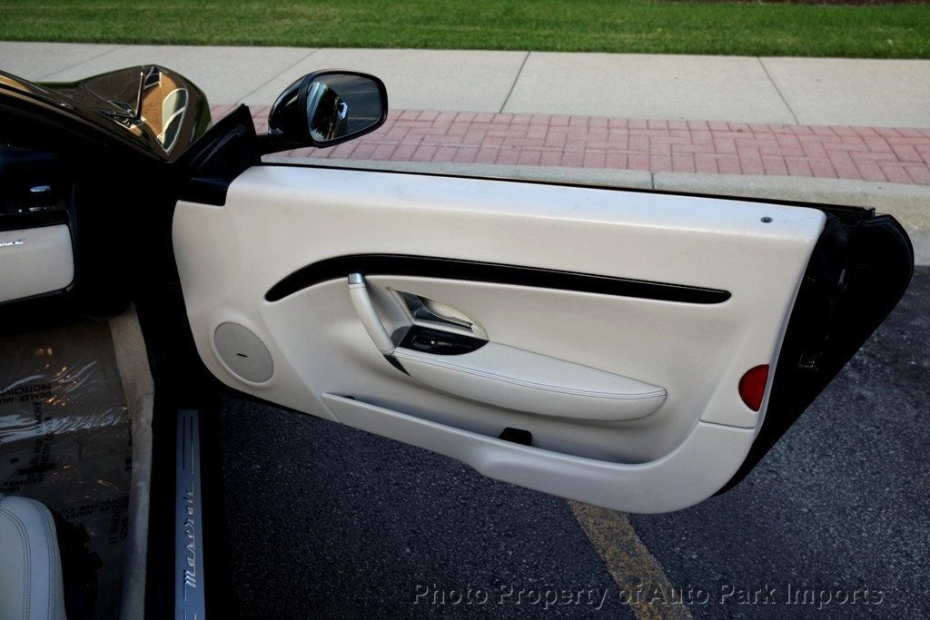 2010 Maserati Granturismo S Automatic photo 39