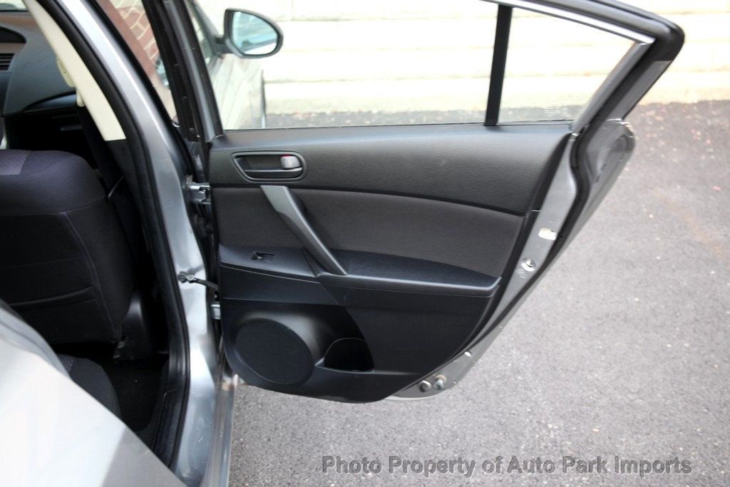 2010 Mazda Mazda3 Sedan i Sport photo 36