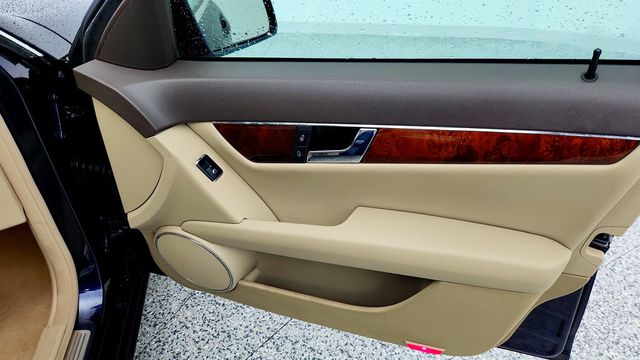 2010 Mercedes-Benz C-Class C300 - 22965310 - 23