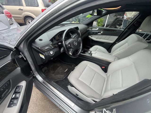2010 Mercedes-Benz E-Class  - 23021993 - 3