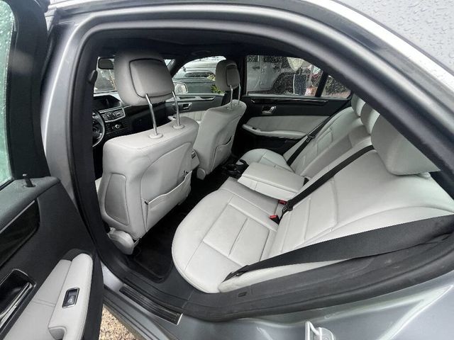 2010 Mercedes-Benz E-Class  - 23021993 - 4