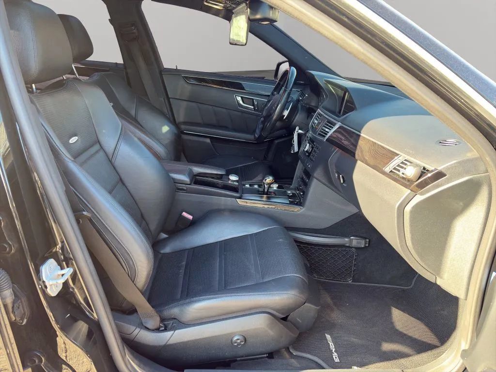 2010 Mercedes-Benz E-Class AMG, 6.3L V8, XENONS, TINTED, BLUETOOTH, SPOILER & MORE - 22609445 - 19